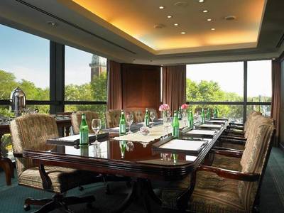 Park Tower a Luxury Collection