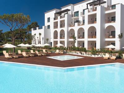 Pine Cliffs Ocean Suites, a Luxury Collection Resort