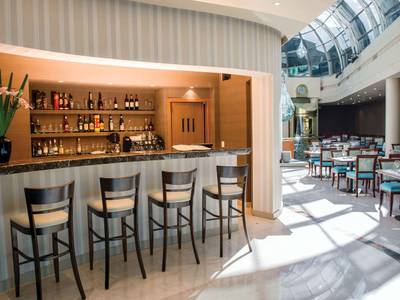 Howard Johnson Plaza Florida Street