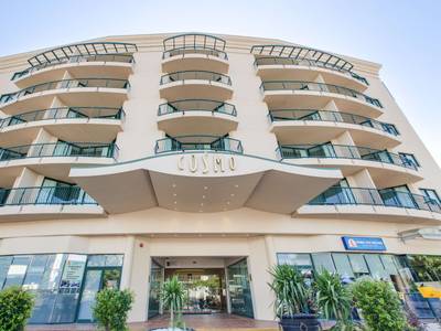 Cosmo Apartment Hotel Milton
