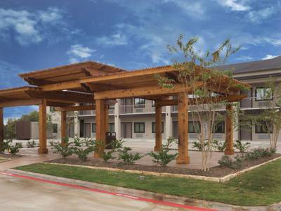 Baymont Inn & Suites Bryan College Station