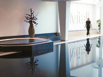 Mercure Cardiff Holland House Hotel & Spa