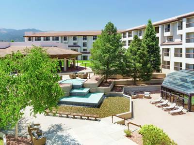 DoubleTree by Hilton Colorado Springs