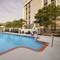 Hampton Inn Birmingham Colonnade 280