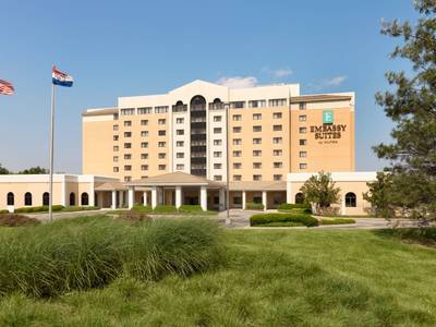 Embassy Suites Kansas City International Airport