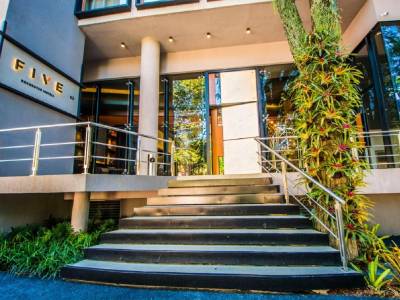 Hotel Five by Rochester (Foto)