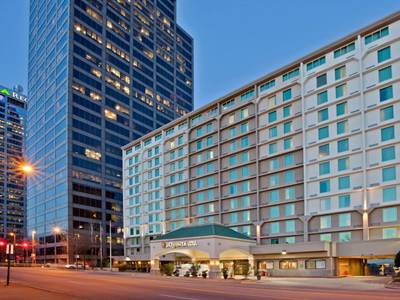 La Quinta Inn & Suites Downtown Conference Center