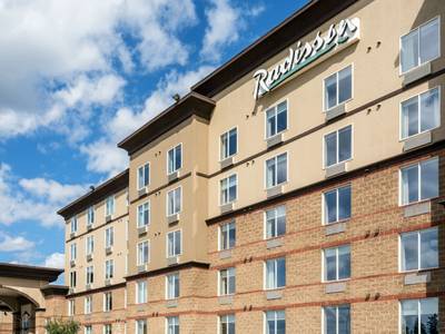 Radisson Hotel & Suites Fort McMurray
