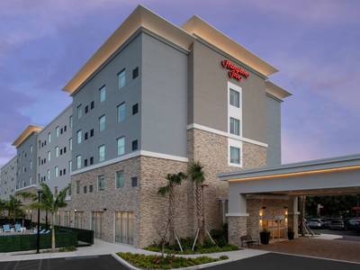 Hampton Inn Miami Airport East