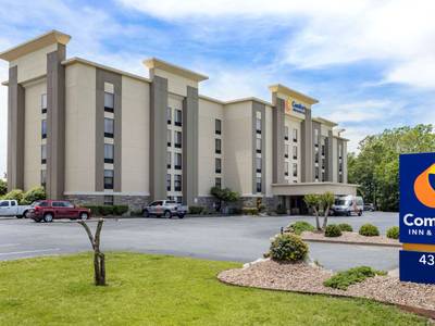 Comfort Inn & Suites Airport