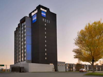 Travelodge Hotel & Convention Center Quebec 