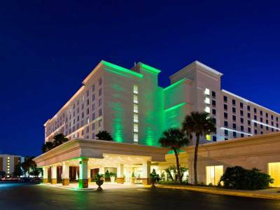 Holiday Inn Hotel & Suites Across From Universal Orlando