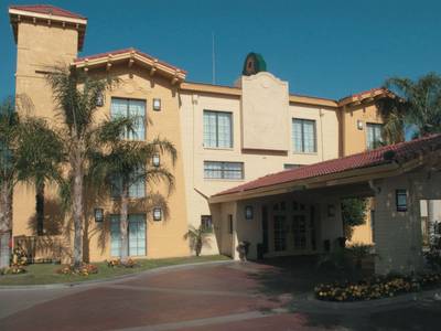 La Quinta Bakersfield