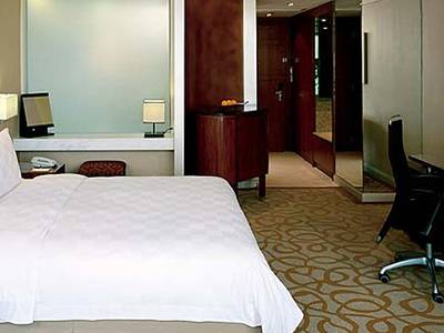 New World Manila Bay Hotel