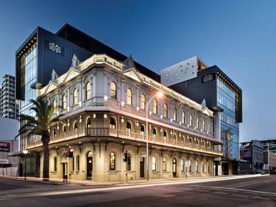 The Melbourne Hotel