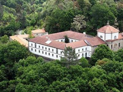 Mosteiro de Sao Cristovao de Lafoes