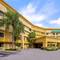 La Quinta Inn & Suites Miami Airport East