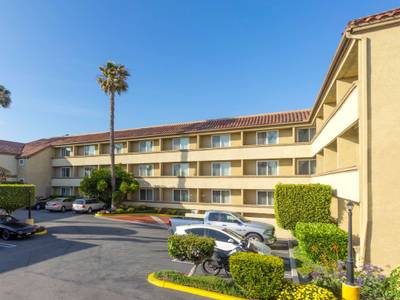 Best Western Plus Newport Mesa Inn