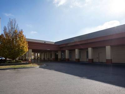 Clarion Hotel Detroit Metro Airport