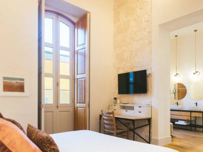 VEINTIUNO Emblematic Hotels