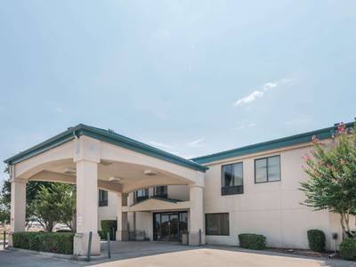 Super 8 Fort Worth/Downtown Area