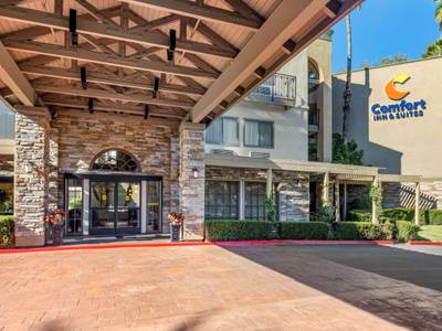 Clarion Inn & Suites Orange County John Wayne Airport