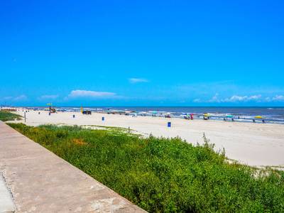 Quality Inn & Suites Beachfront