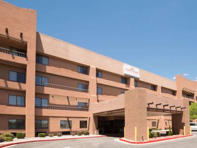 Hawthorn Suites by Wyndham Albuquerque