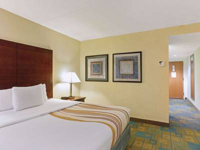 La Quinta Inn & Suites Boston Somerville