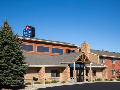 AmericInn Lodge & Suites