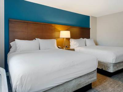 Quality Suites The Royale Parc Suites