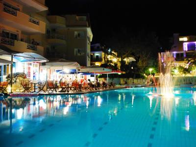 Koukounaria Hotel & Suites