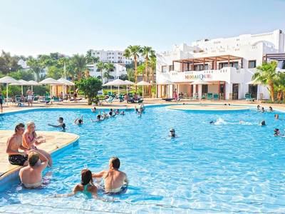 Domina Oasis Hotel & Resort