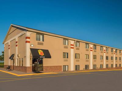 Super 8 Lincoln West