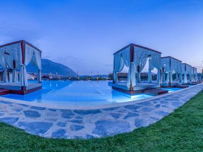 Orka Cove Hotel Penthouse & Suites