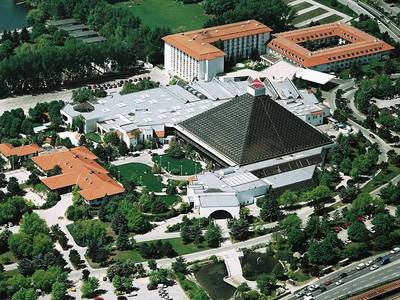 Eventhotel Pyramide & Congress Center