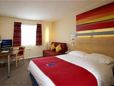 Holiday Inn Express Cardiff Airport