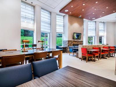 Holiday Inn Express & Suites Langley