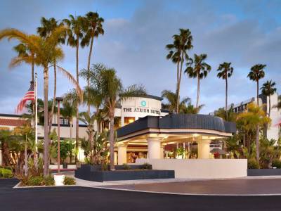 Atrium Hotel at Orange County Airport