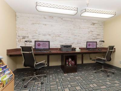 Best Western Plus Holland Inn & Suites