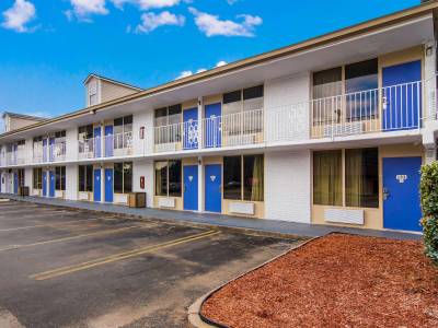 Lafayette Garden Inn