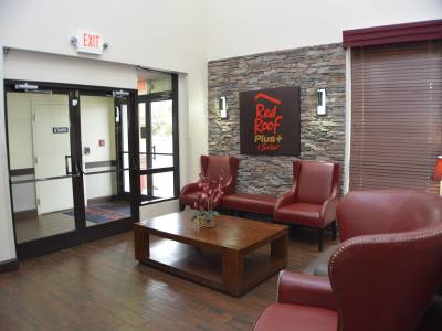 Red Roof PLUS & Suites Chattanooga Downtown