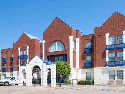 Comfort Suites Las Colinas Center