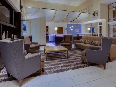 Holiday Inn Express Hotel & Suites Laurel