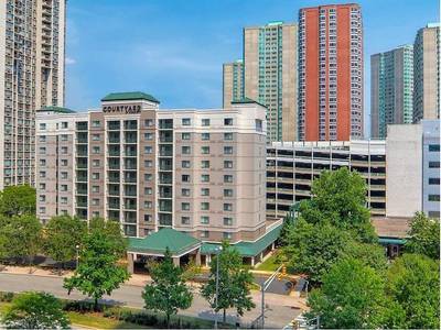 Courtyard Jersey City Newport