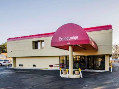 Econo Lodge University