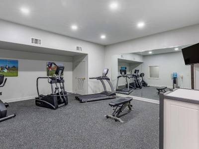 Hawthorn Suites by Wyndham Franklin / Milford Area