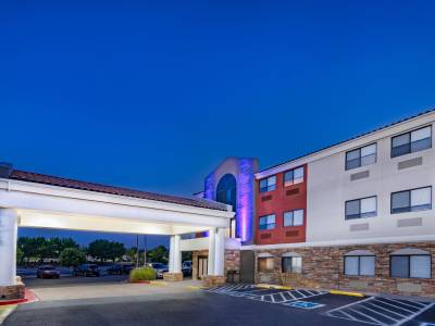 Holiday Inn Express Hotel & Suites Albuquerque - North Balloon Fiesta Park