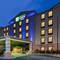 Holiday Inn Express & Suites Charleston-Southridge
