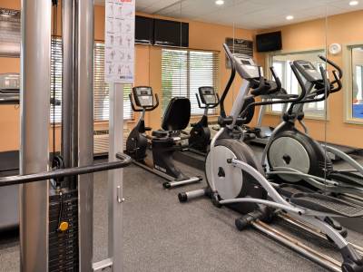 Holiday Inn Express & Suites Cincinnati - Blue Ash